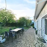 Charmante Maison Familiale -jardin -wifi -parking Ferienhaus