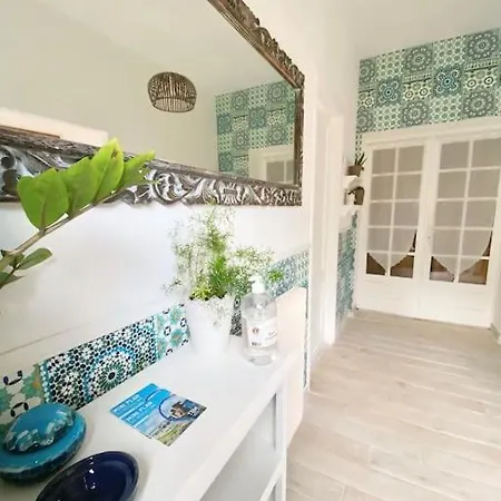 Сasa de vacaciones Charmante Maison Familiale -jardin -wifi -parking Mérignac