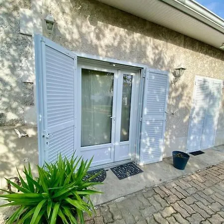 Сasa de vacaciones Charmante Maison Familiale -jardin -wifi -parking Mérignac