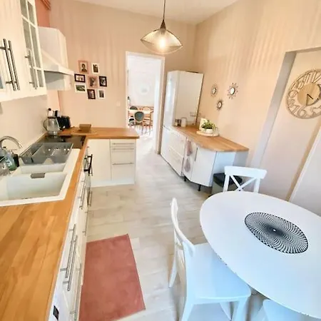 Сasa de vacaciones Charmante Maison Familiale -jardin -wifi -parking *