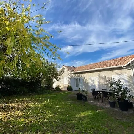 Charmante Maison Familiale -jardin -wifi -parking Feriehus Mérignac