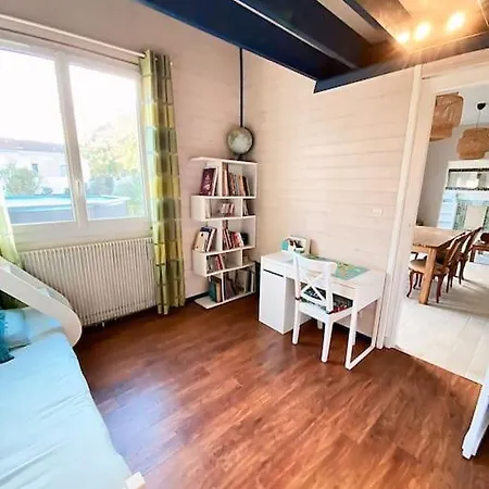 Сasa de vacaciones Charmante Maison Familiale -jardin -wifi -parking Mérignac