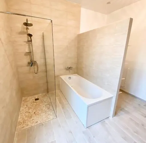 Charmante Maison Familiale -jardin -wifi -parking Casa vacanze